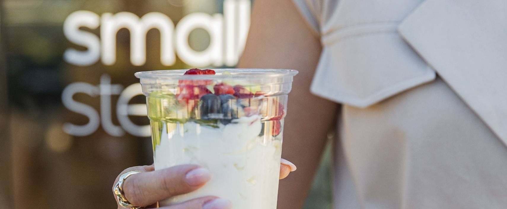 Small Cups’ta Donmuş Yoğurt Deneyimi